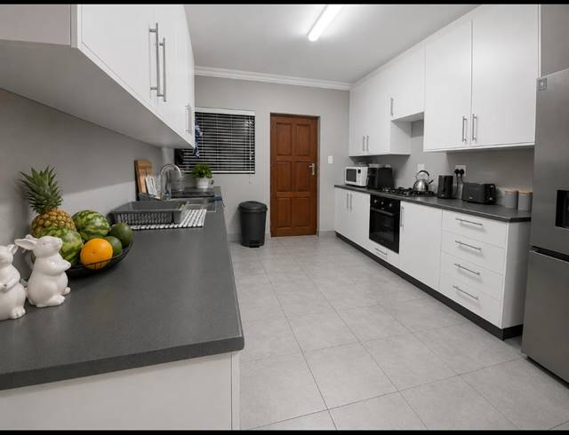 3 BEDROOM APARTMENT FOR SALE IN ARCON PARK